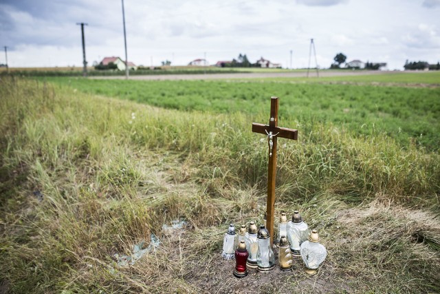 W miejscu, w którym doszło do tragicznych wydarzeń stoi krzyż