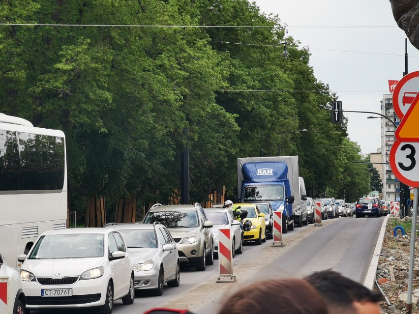 Wypadek na ulicy Poznańskiej. Korki na lewym brzegu!...