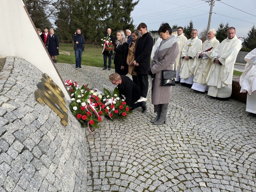 Mieszkańcy Przysuchy uczcili 104 rocznicę odzyskania niepodległości Polski. Zobaczcie zdjęcia z uroczystości