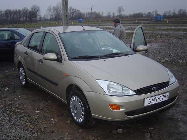 Ford focus, rocznik 1999, silnik 1,6, przebieg 140000 km,...