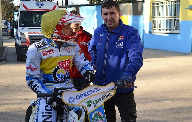 Mike Trzensiok (GKM) zajął 4. miejsce i wystąpi w międzynarodowych eliminacjach do mistrzostw Europy juniorów. Z prawej - mechanik Wojciech Żurawski.