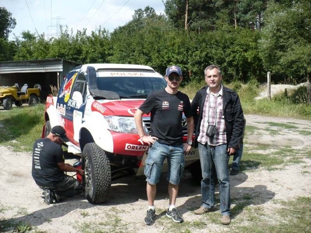 Adam Małysz lubi tu trenować. Pomagają mu wtedy lokalni miłośnicy terenówek. Obok mistrza Adam Bełkot, prezes stowarzyszenia Doromutt Kotlarnia.