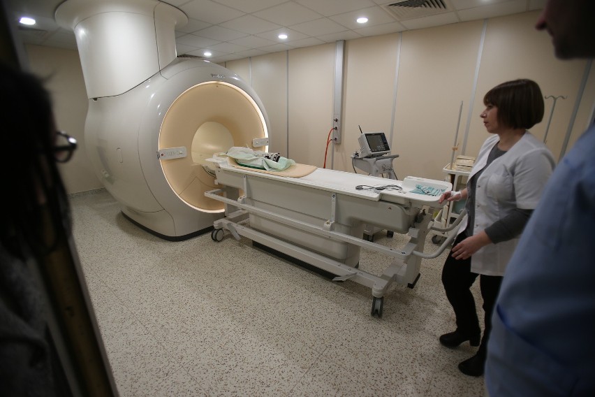 Dodatkowe pieniądze z NFZ na tomografię, rezonans i usunięcie zaćmy w Łodzi i regionie