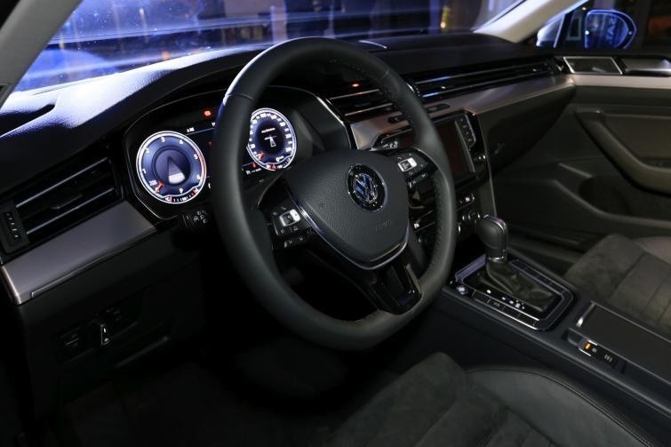 Nowy Volkswagen Passat - uroczysta prezentacja w kieleckim...