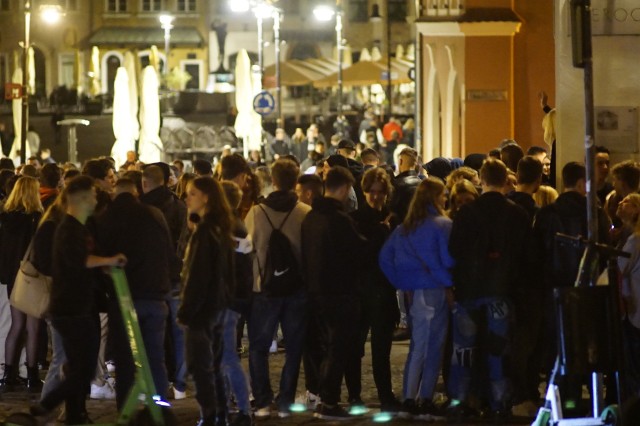 W Wielkopolsce sezon na ogródki gastronomiczne rozpoczął się z nocy z piątku, 14 maja na sobotę, 15 maja.Kolejne zdjęcie --->