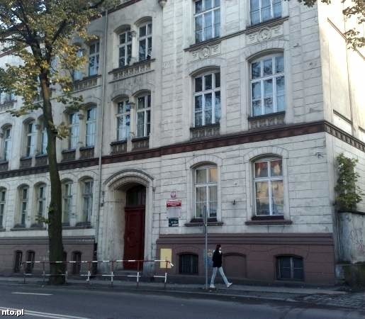 Prywatne liceum mieści się w budynku SP nr 1 w Brzegu.