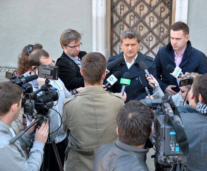 Janusz Palikot na konferencji prasowej w Lublinie.