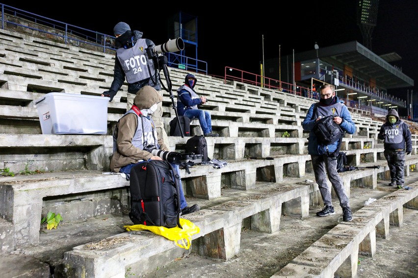Stadion Pogoni Szczecin: Koronawirus u pracowników, zdemontowane krzesełka. Co słychać na budowie? ZDJĘCIA