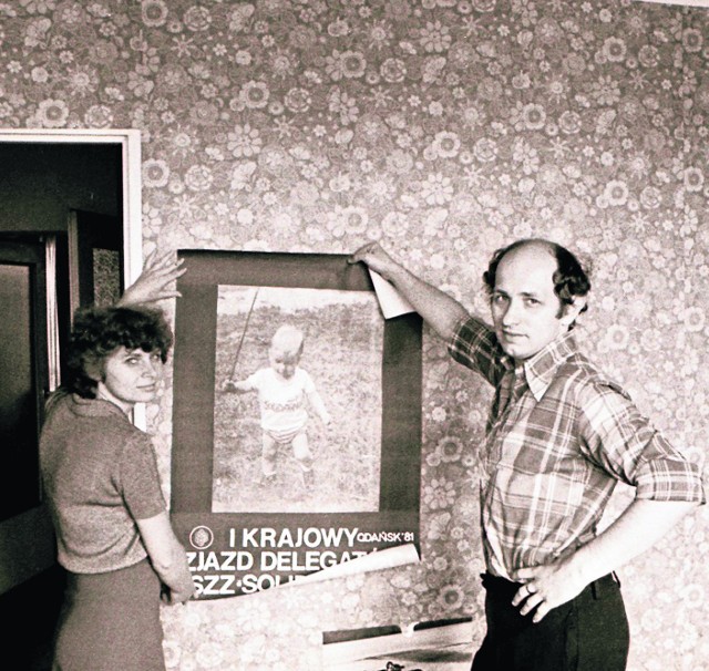 Podczas pakowania walizek, w domu Szkoców odnalazł się plakat z I Krajowego Zjazdu "Solidarności" w Gdańsku z września 1981 r., na którym Szkoc reprezentował region katowicki