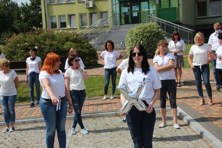 Akcja #AlexChallenge w Starostwie Powiatowym w Skarżysku. Pompki robił też starosta Artur Berus [WIDEO, ZDJĘCIA]