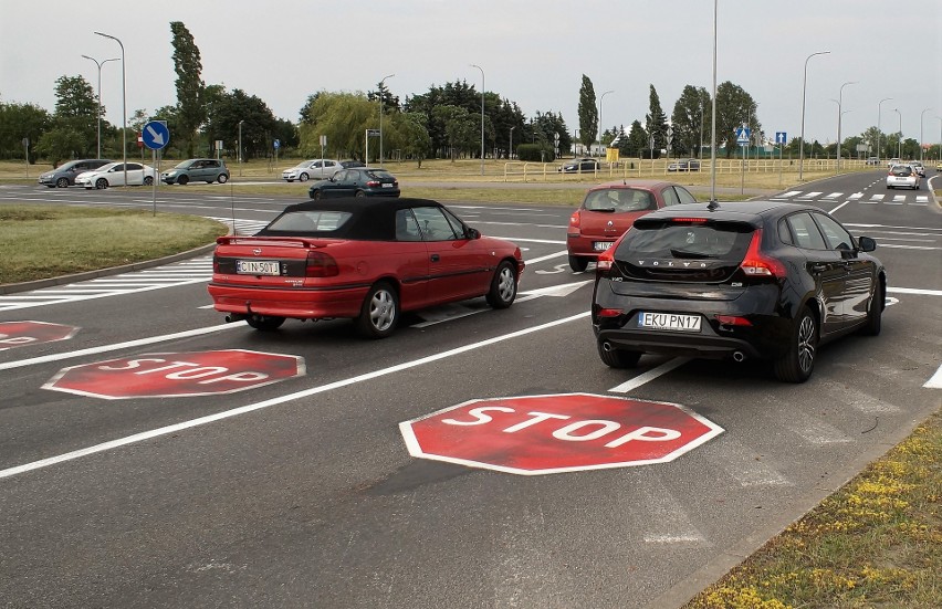 W związku ze zmianą zasad ruchu na skrzyżowaniu ul. Wojska...