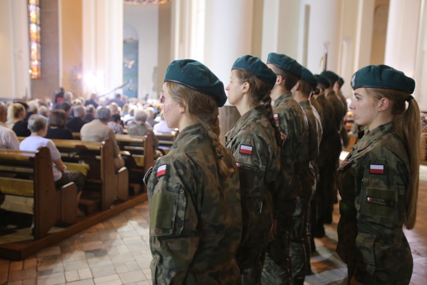 Pogrzeb arcybiskupa Szczepana Wesołego. Zmarły,, zgodnie ze...