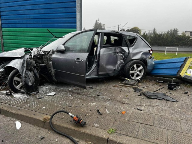 Wypadek drogowy z udziałem dwóch samochodów osobowych miał miejsce w Luboniu 22 października przed godz. 9:00. Jedna osoba została przetransportowana do szpitala. Zobacz zdjęcia --->