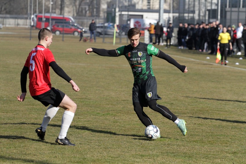 W przedostatnim przed ligą meczu sparingowym meczu Stal Stalowa Wola pokonała Karpaty Krosno 3:0 (1:0) (ZDJĘCIA)