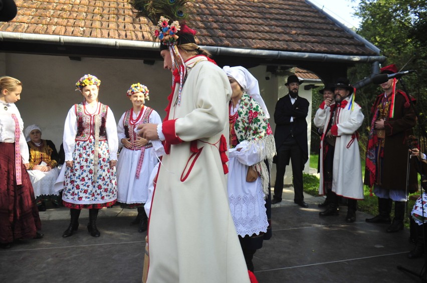 Czepiny w Rydlówce: orszak weselny i zapomniane pieśni [GALERIA]