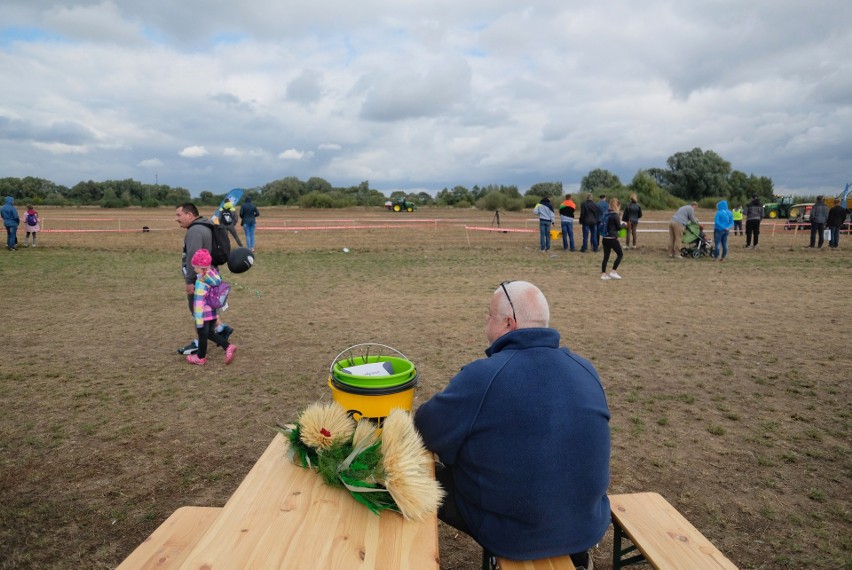 W sobotę Agro Show 2018 odwiedzały tłumy. Zobacz na...