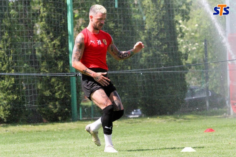Były piłkarz Korony Kielce Erik Pacinda zagra w Spartaku Trnava. Podpisał dwuletni kontrakt [ZDJĘCIA]
