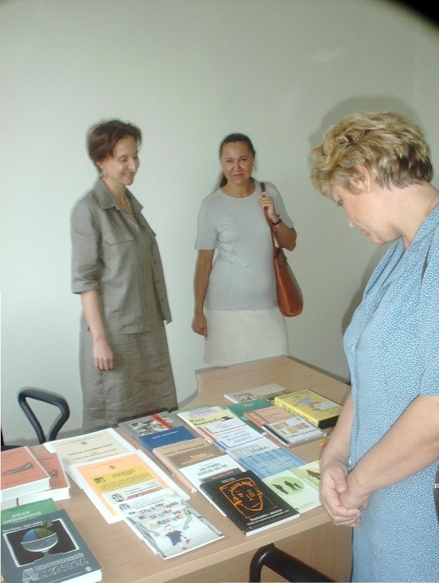 - W tych salach nasi klienci czują się lepiej - zapewniała gości Beata Anklewicz-Sudoł (z lewej).