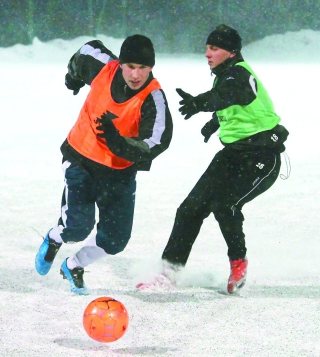 Pierwszy trening Jagiellonii, przeprowadzony w zimowej scenerii, nie miał zbyt wiele wspólnego z piłką nożną