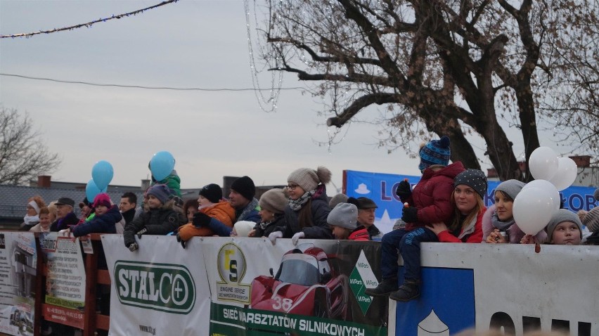 Kłobuck: Tłumy na otwarciu lodowiska i uruchomienia...