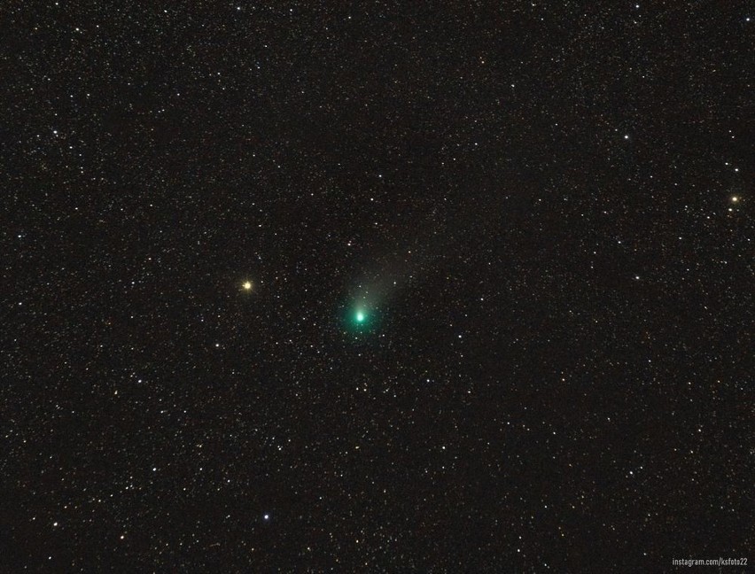 A skąd zielony kolor, dość powszechny w wypadku komet....