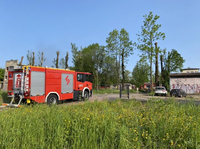 W sobotę 27 maja około godziny 17.00 doszło do pożaru jednej z hal znajdujących się na terenie Aeroklubu w Bielsku-Białej.