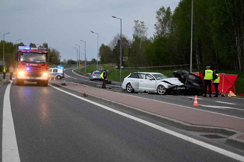 W zderzeniu dwóch samochodów osobowych na obwodnicy Leżajska, zginęły dwie osoby!