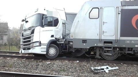 Do groźnego wypadku na przejeźzie kolejowym doszło w...