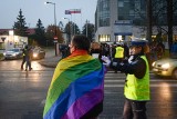 Kilkadziesiąt osób blokowało przejścia na ul. Sowińskiego, Głębokiej oraz Raabego. Drogówka kierowała ruchem