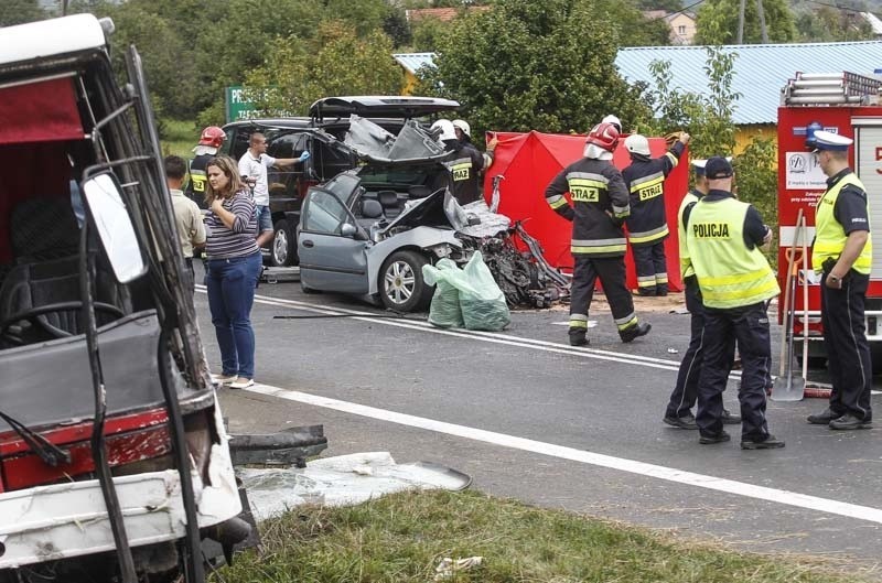 W miejscowości Babica doszło do wypdku. Renault Laguna...