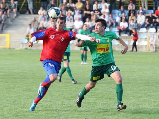 Patryk Pytlak (z lewej) w ostatnim meczu Gryfa zdobył dwa gole. Teraz ma szansę wystąpić w Regions Cup.