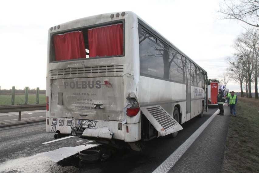 Wypadek autobusu Polbus. Wjechała w niego ciężarówka