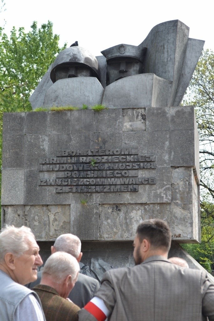 Zabrze: radni chcą usunąć z centrum pomnik żołnierzy radzieckich [ZDJĘCIA]