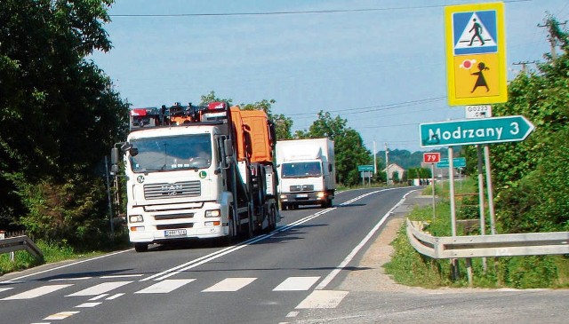 Droga krajowa w Sierosławicach będzie bezpieczniejsza dla pieszych
