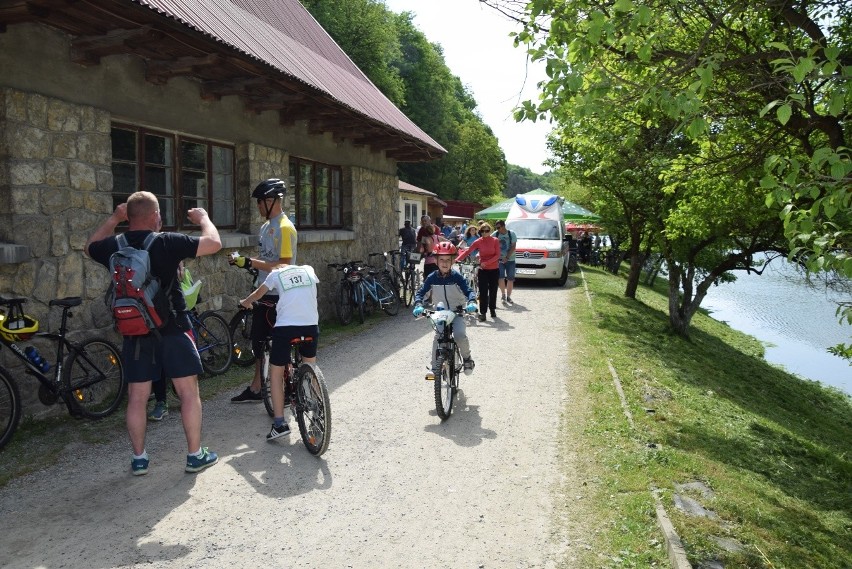 Rowerowa familiada w Dolinie Będkowskiej. Setki uczestników ruszyły na jurajskie trasy [ZDJĘCIA]