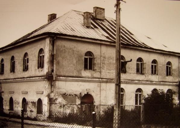 Synagoga w Ciechanowcu odzyska dawny blask. Budynek czeka remont elewacji (zdjęcia)