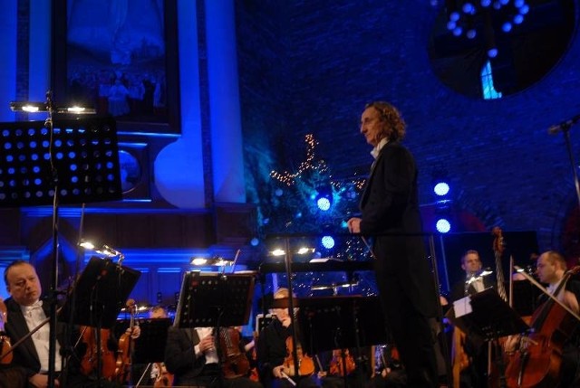 Artystom towarzyszyła Orkiestra Symfoniczna Filharmonii Dolnośląskiej w Jeleniej Górze, którą poprowadził Janusz Stokłosa.
