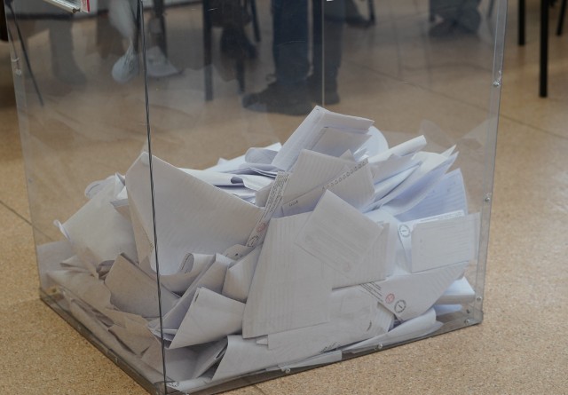PKW wykluczyła dwóch członków komisji wyborczej w Tczewie za agitację wyborczą