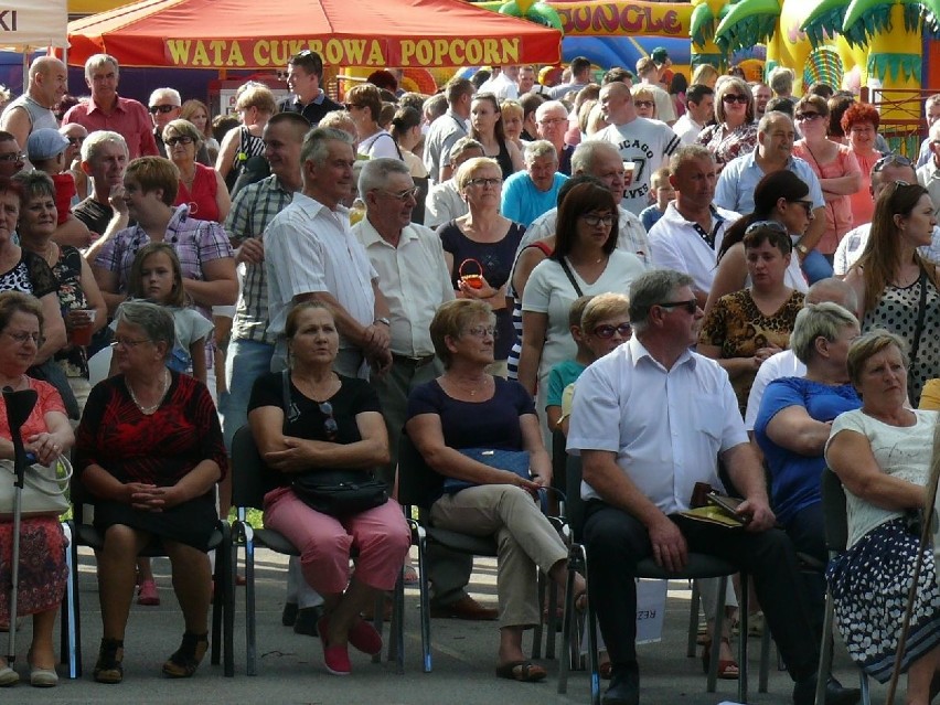 Tłumny festyn Sobkowie. Mieszkańcy bawili się pod hasłem "Krew darem życia" 