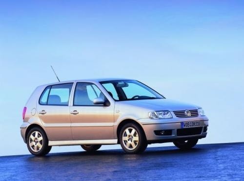 Fot. VW: VW Polo z 1999 r. z nadwoziem typu hatchback...