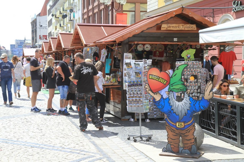 Jarmark Świętojański 2018. Przy wrocławskim Ratuszu powstała plaża