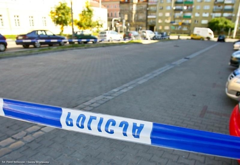 Parking przy Zamkowej policja otoczyła taśmą