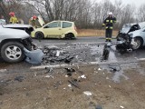 Podhale. Poważny wypadek w Gronkowie. Zderzyły się trzy samochody. Dwie osoby są poszkodowane