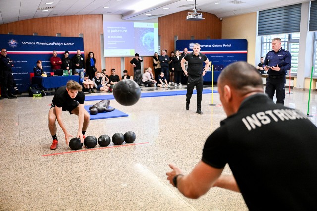 Młodzi ludzie mogli się sprawdzić w teście dla policjantów