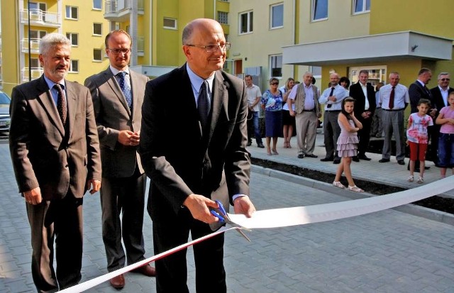 Przecięcie wstęgi w LublinieWe wtorek (30.08) władze miasta Lublina przekazały lokatorom klucze do nowych mieszkań.