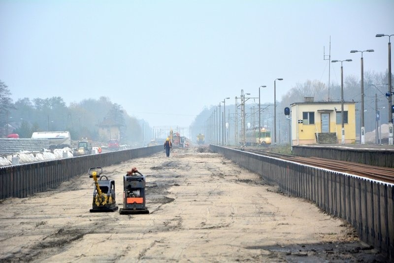 Trwa remont torowiska na odcinku Lublin - Otwock. Zobacz, co się zmieni [ZDJĘCIA]