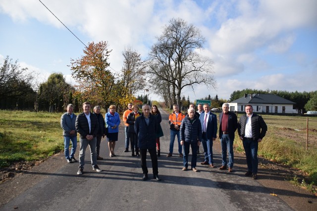 Oficjalny odbiór wyremontowanej drogi powiatowej w gminie Nowe Miasto nad Pilicą.