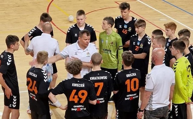 Młodzicy KSZO Ostrowiec Świętokrzyski awansowali do 1/4 Pucharu ZPRP.