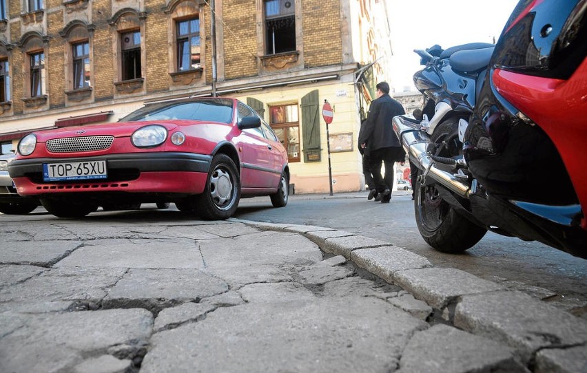 Na remont czekają trakty piesze m.in. na Kazimierzu oraz...