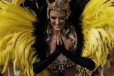 Karnawał w Rio 2017 [ZDJĘCIA] Nagie ciała, samba i seks. Piękne tancerki na ulicach Rio de Janeiro